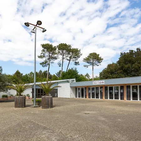 Cosy - En Famille * ليو